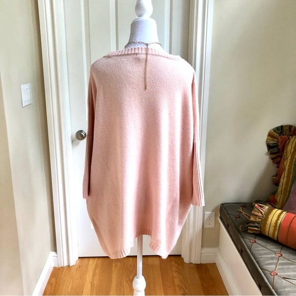 Sundance Oversized Sweater in Light Pink Wool Blend with Ribbed Drop Sleeves (M) - Picture 4 of 8